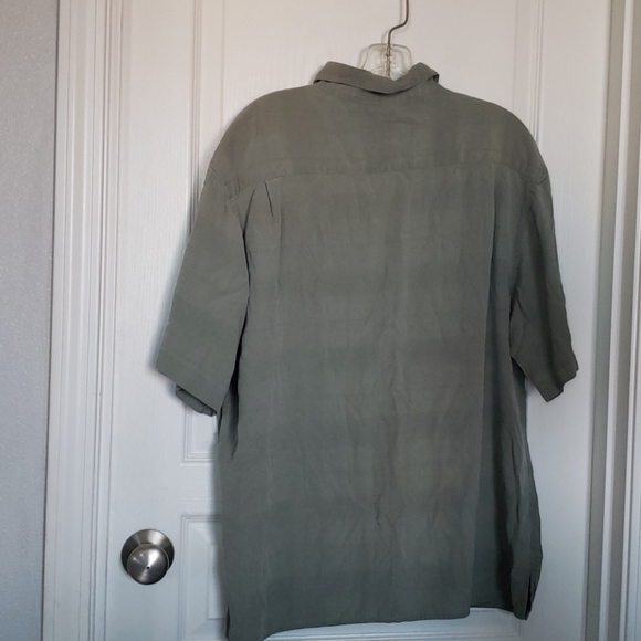 Silk xl button down short sleeve shirt - Picture 4 of 4